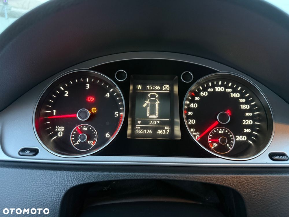 Volkswagen Passat - 12