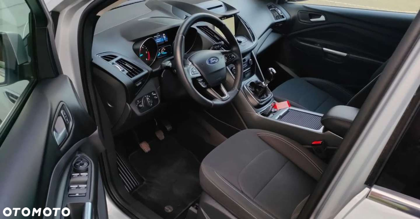 Ford Kuga - 9