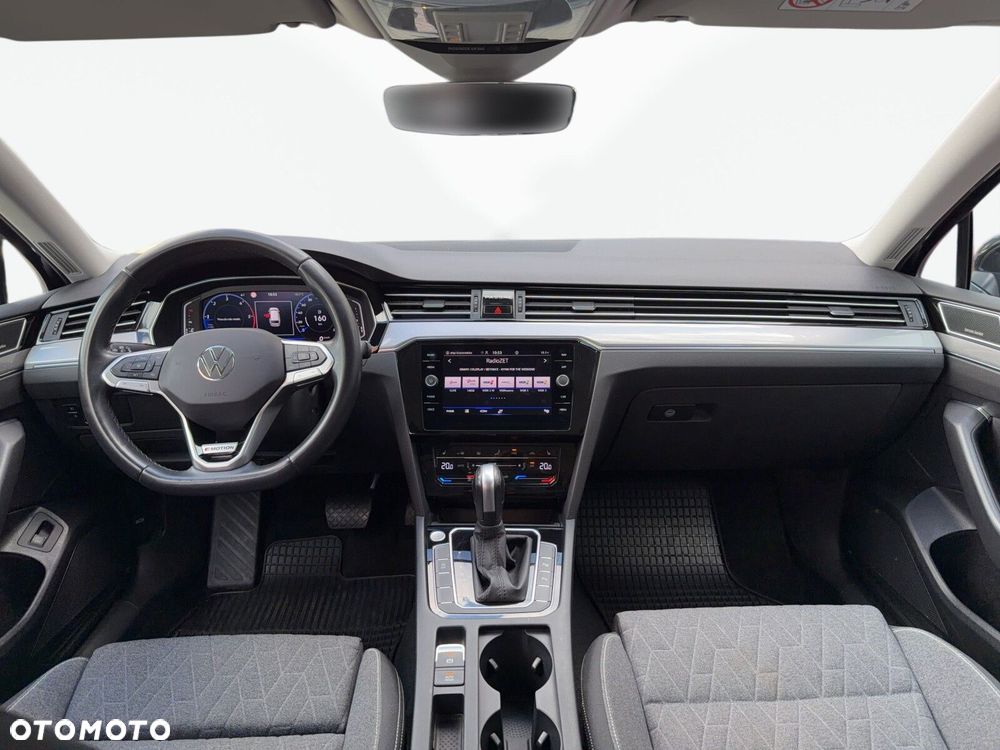 Volkswagen Passat - 38