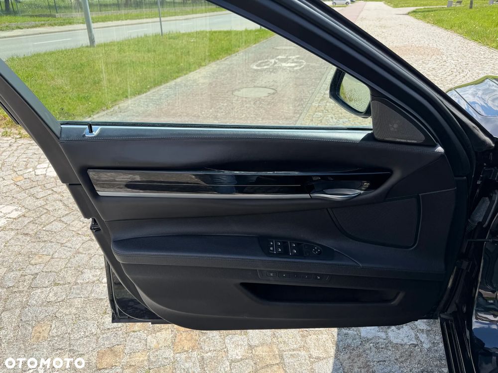 BMW Seria 7 740d xDrive Edition Exclusive - 37