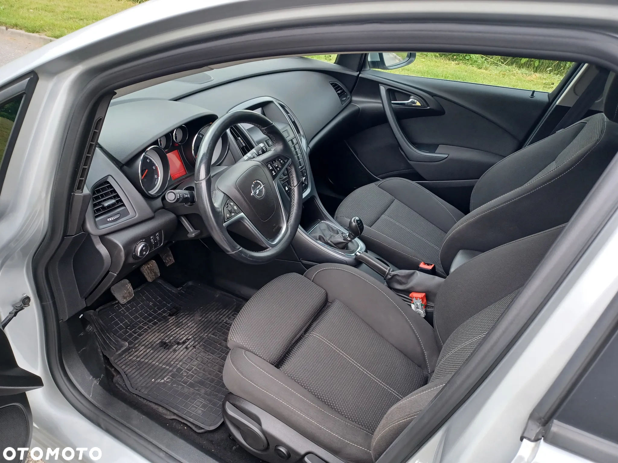 Opel Astra IV 1.6 CDTI Cosmo - 9