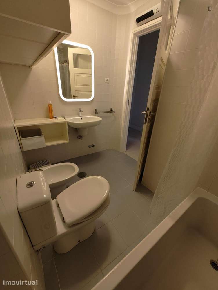 Quarto - localizado em Paranhos Porto - Grande imagem: 4/7