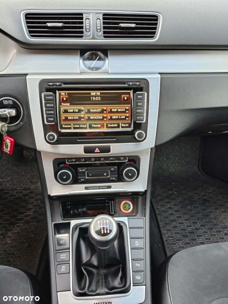 Volkswagen Passat 2.0 TDI DPF 4Mot Comfortline - 5