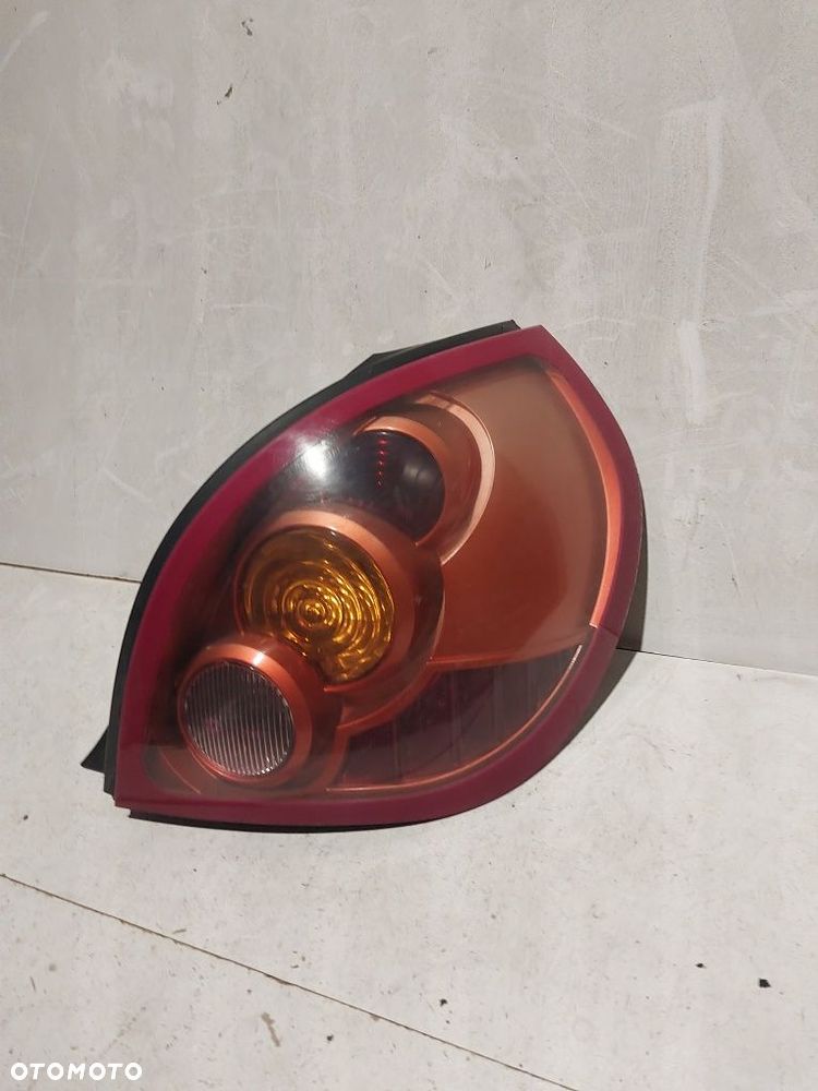 Nissan almera N16 N 16 lift prawa tylna lampa prawy tył HB hatchback - 2