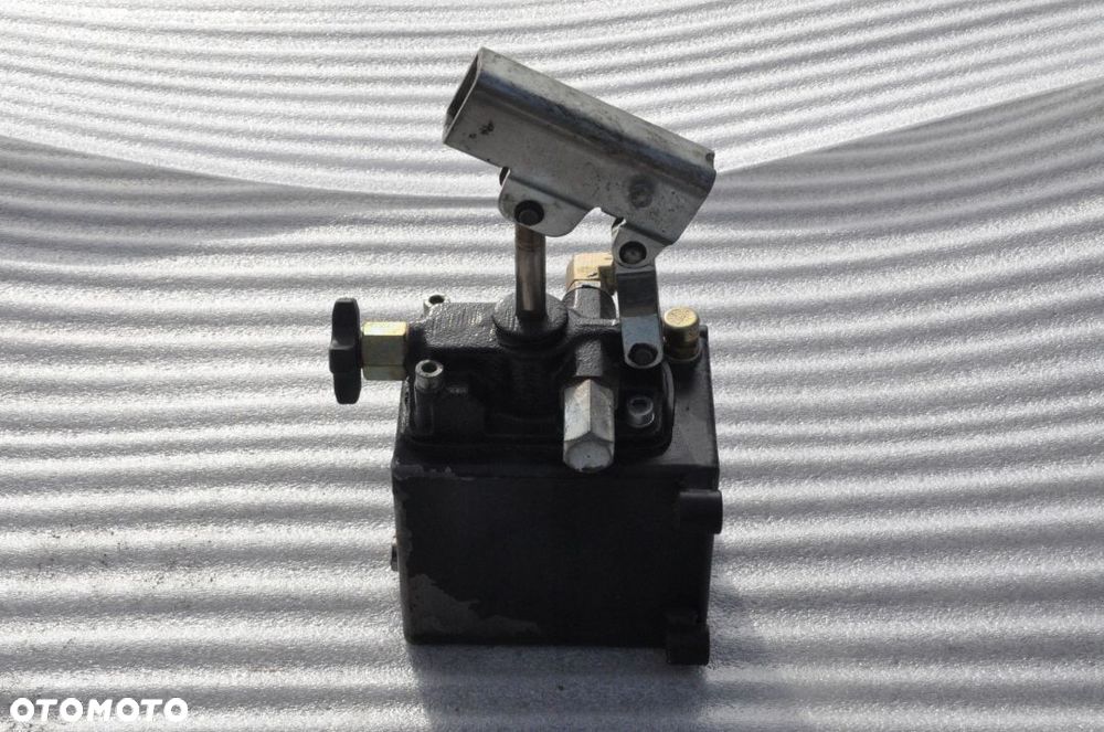 POMPA WYWROTU KABINY TEREX TA25 TA27 170101/ 170100 - 5