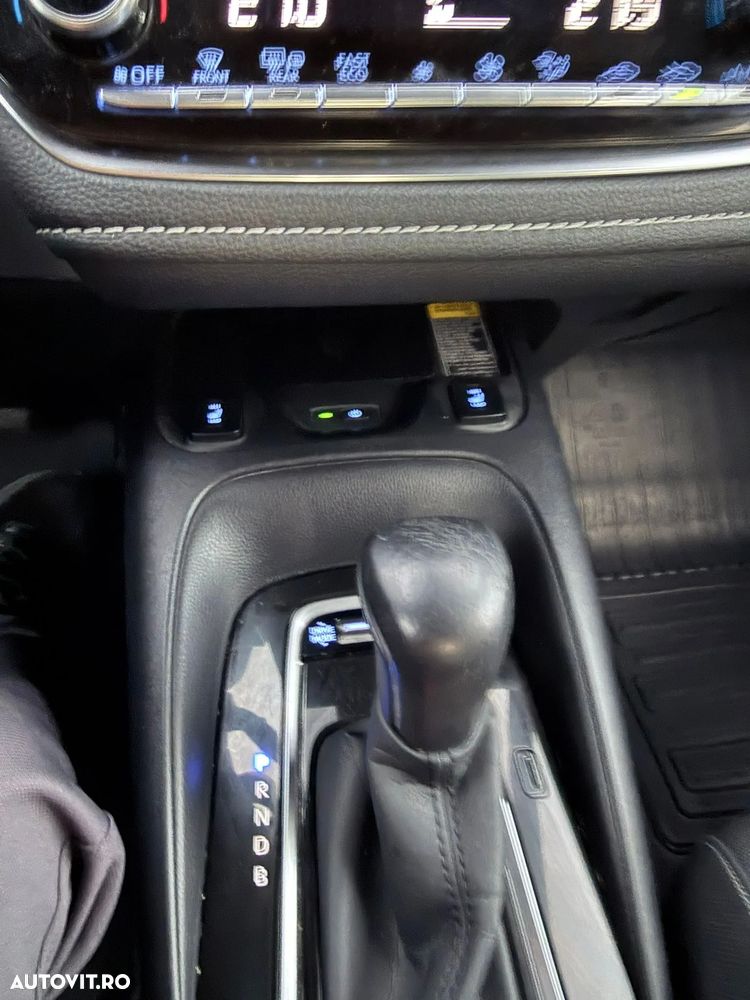 Toyota Corolla ver-1-8-hsd-dynamic - 13