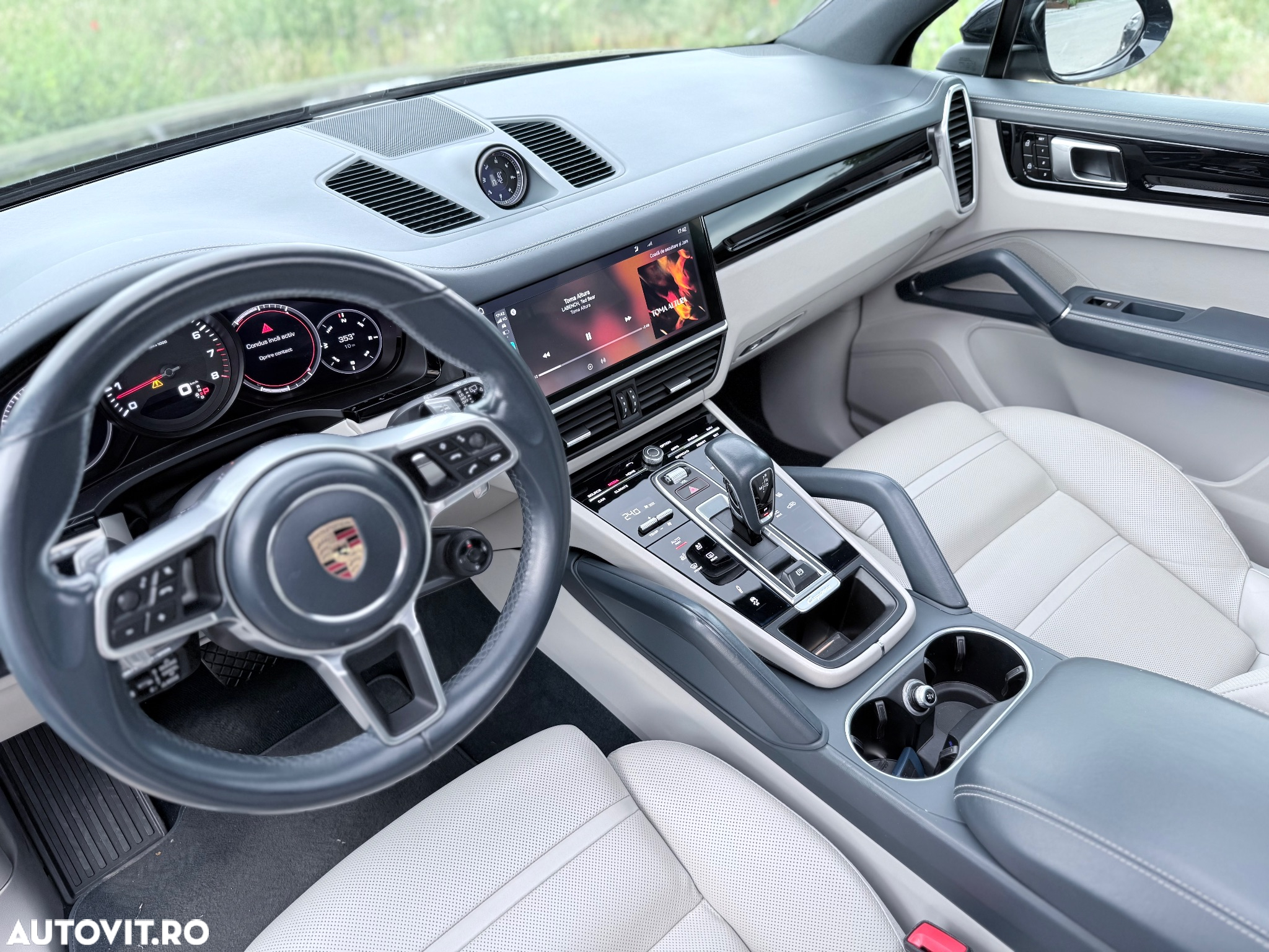 Porsche Cayenne Standard - 8