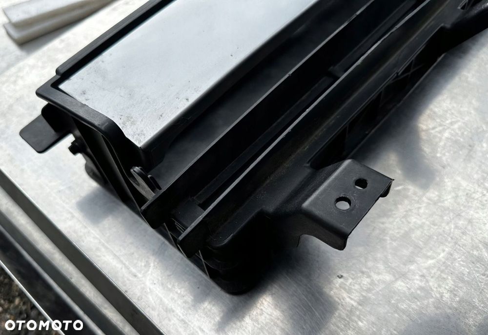 HYUNDAI IONIQ V 5 PRAWA KIEROWNICA WLOT POWIETRZA ŻALUZJA ZDERZAKA PRZÓD - 4