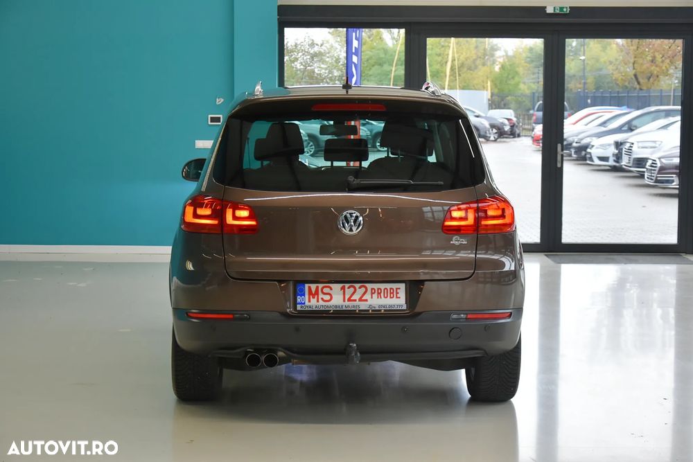 Volkswagen Tiguan 2.0 TDI 4Motion DSG Sport & Style - 10