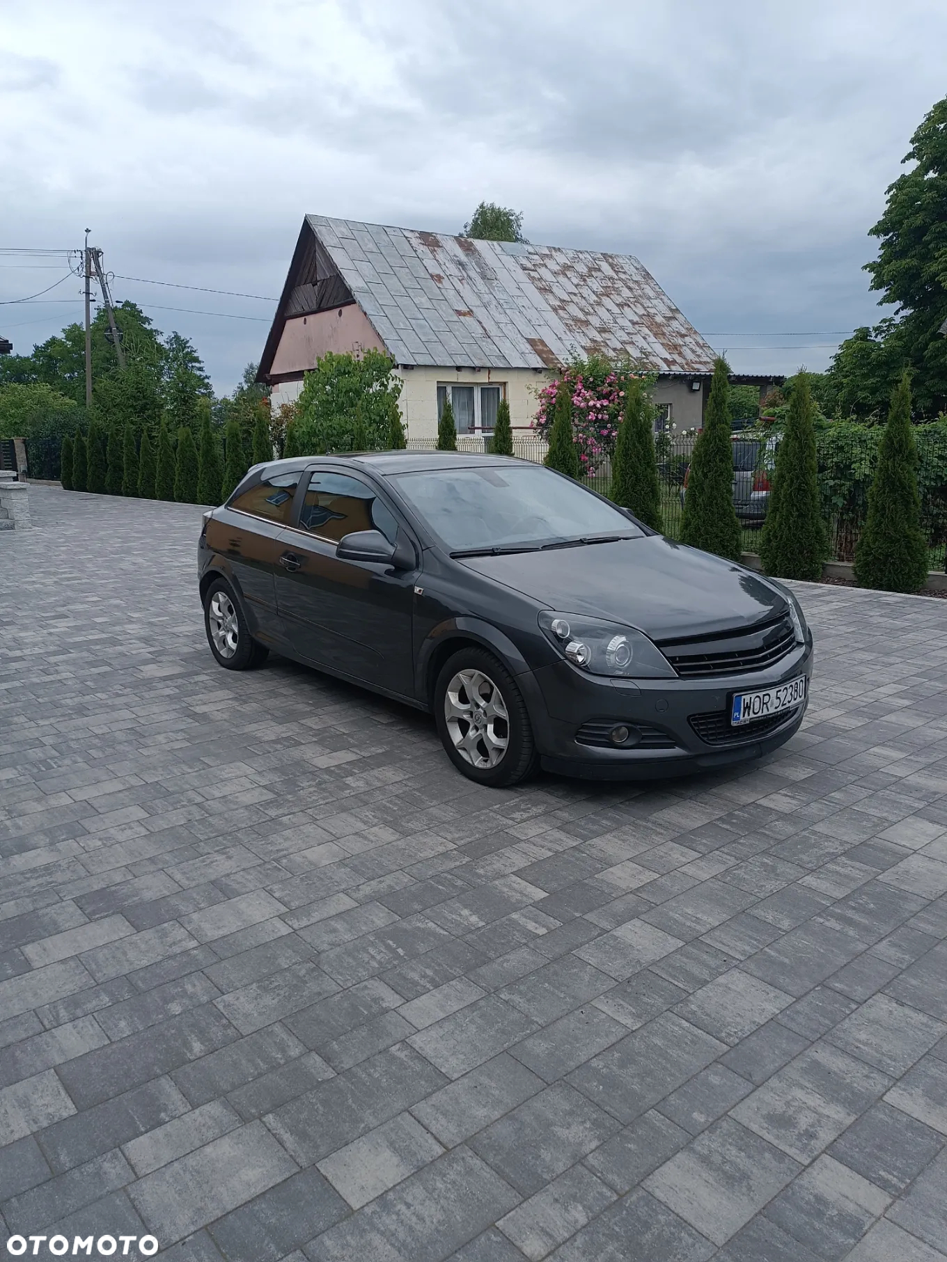 Opel Astra GTC 1.9 CDTI Cosmo - 2