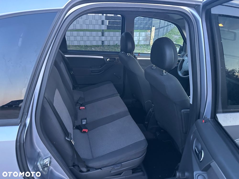 Opel Meriva 1.6 16V (Essentia) - 17