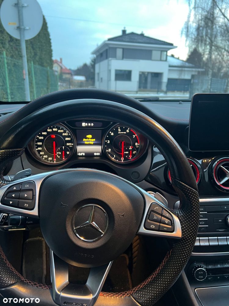 Mercedes-Benz CLA AMG 45 4-Matic - 9