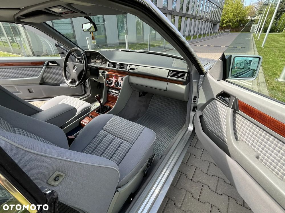 Mercedes-Benz W124 (1984-1993) - 14