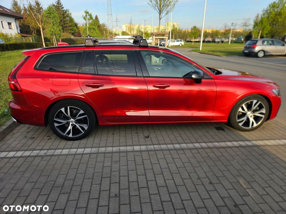 Volvo V60 B3 B R-Design - 3