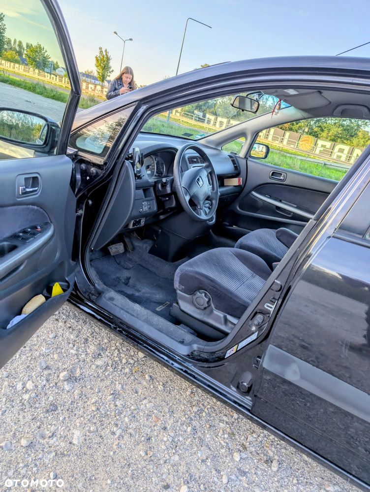 Honda Stream 2.0i ES - 24