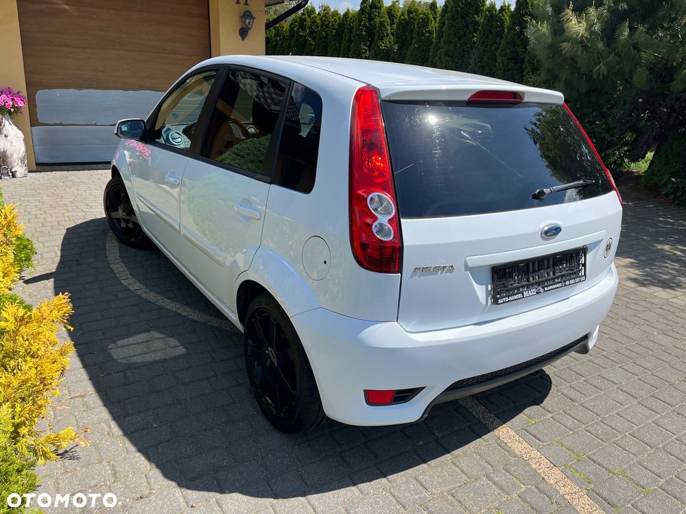 Ford Fiesta 1.4 Ambiente - 19