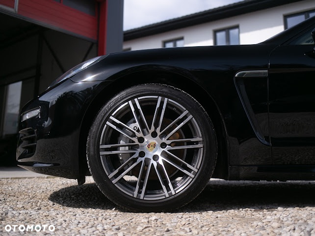 Porsche Panamera S - 8