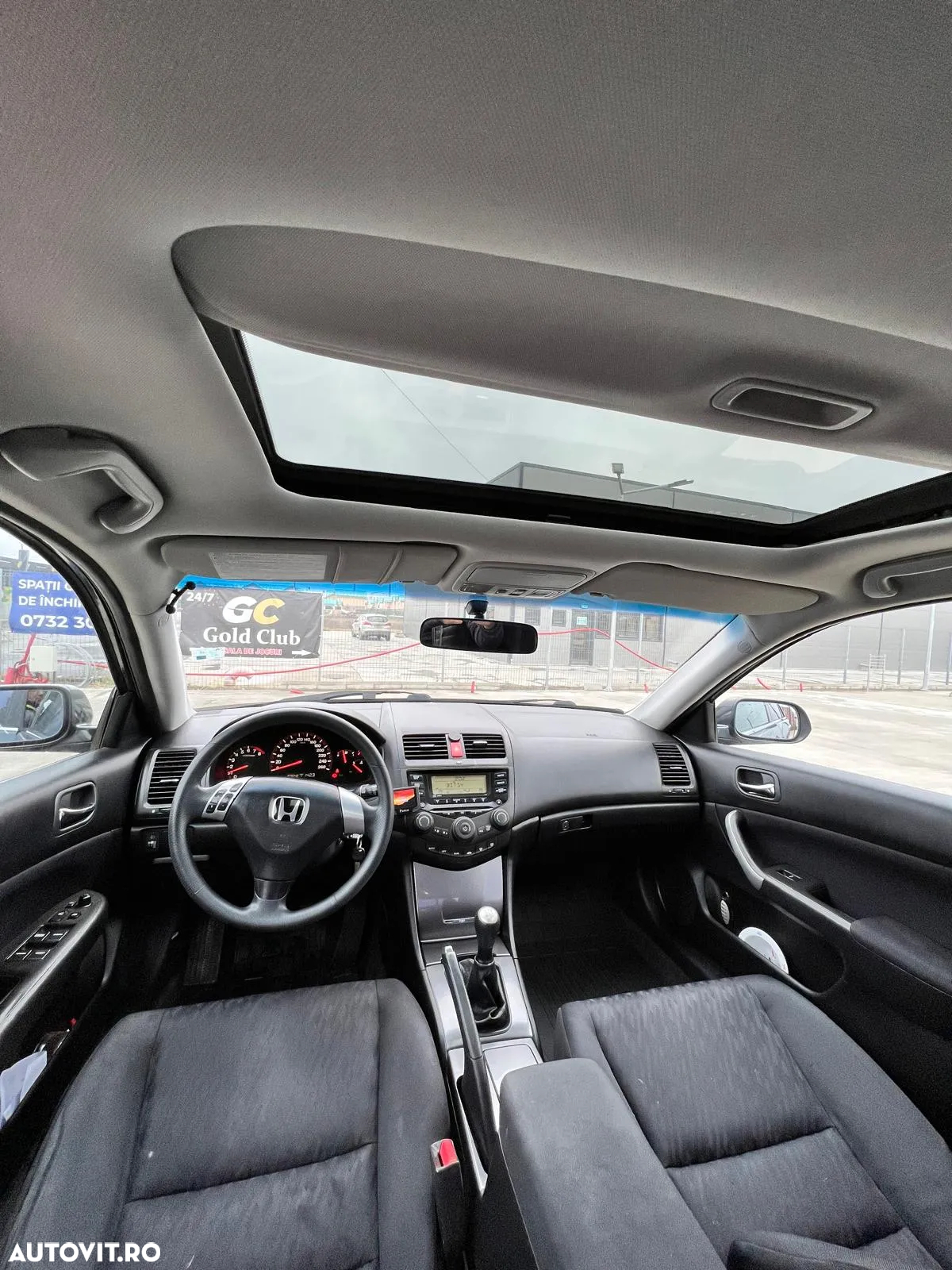 Honda Accord 2.0 i 4 Door - 9