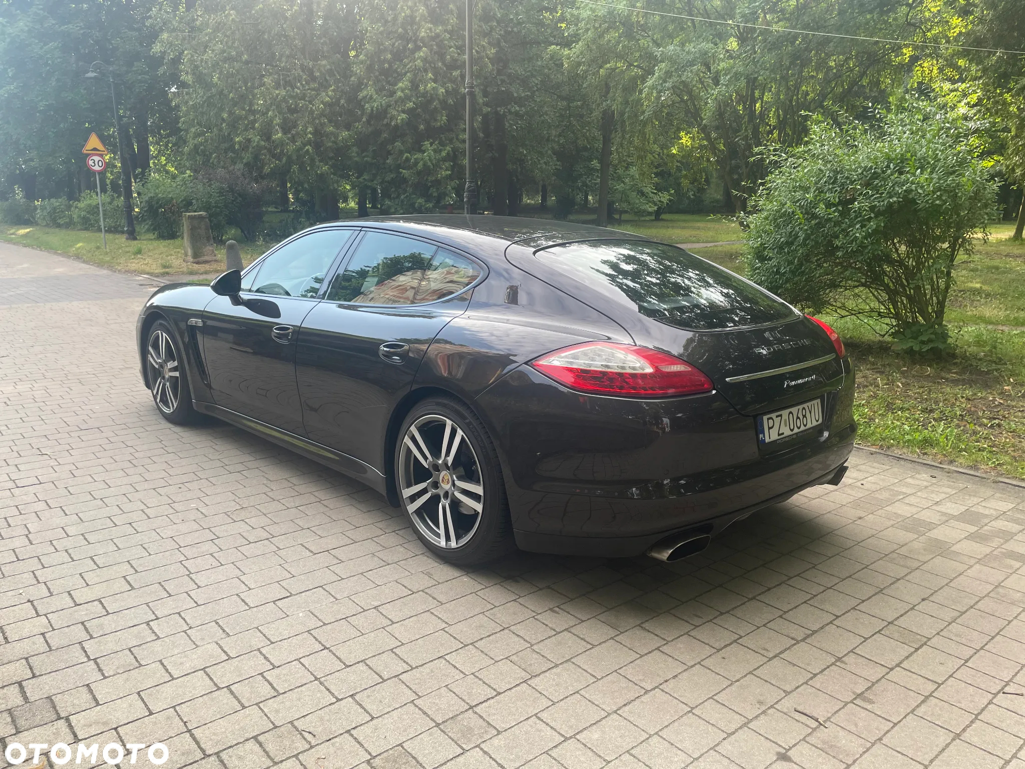 Porsche Panamera 4 PDK Platinum Edition - 11