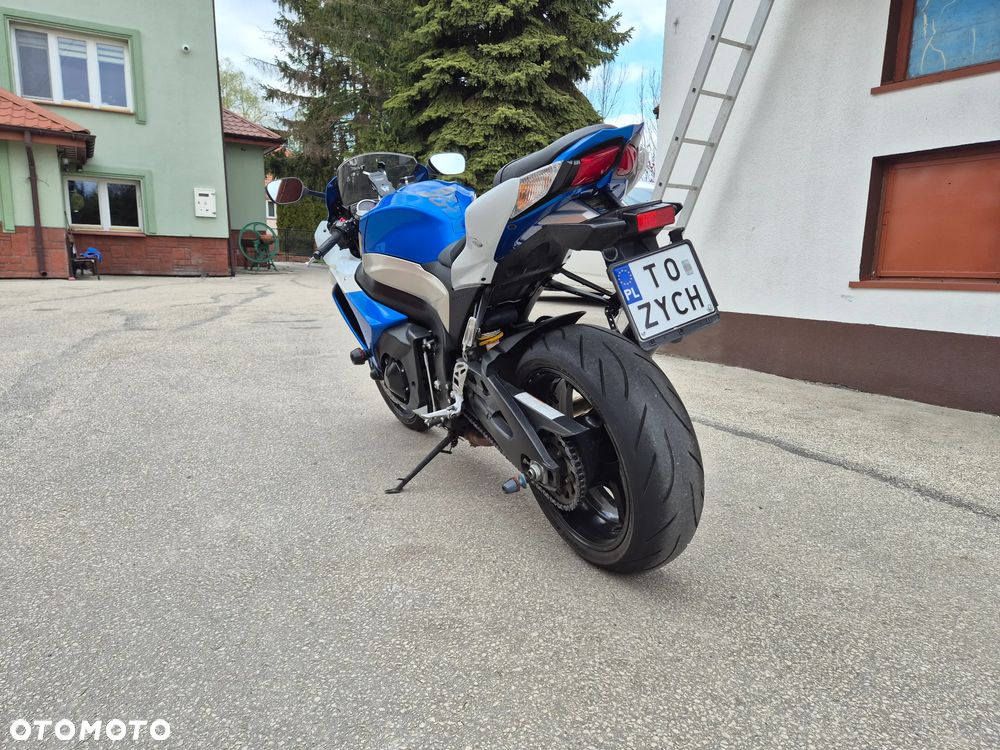 Suzuki GSX-R - 6