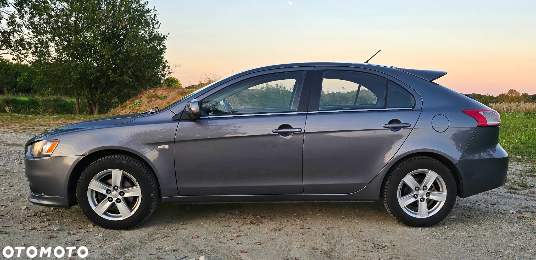 Mitsubishi Lancer 1.8 Invite - 3
