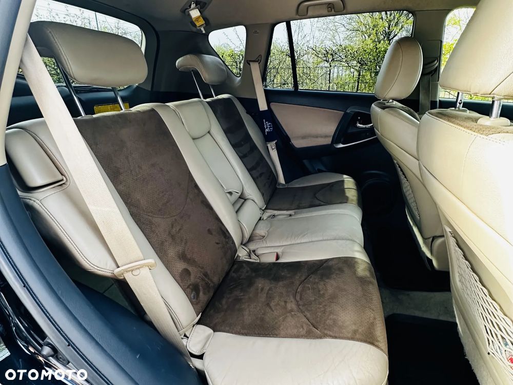 Toyota RAV4 - 9