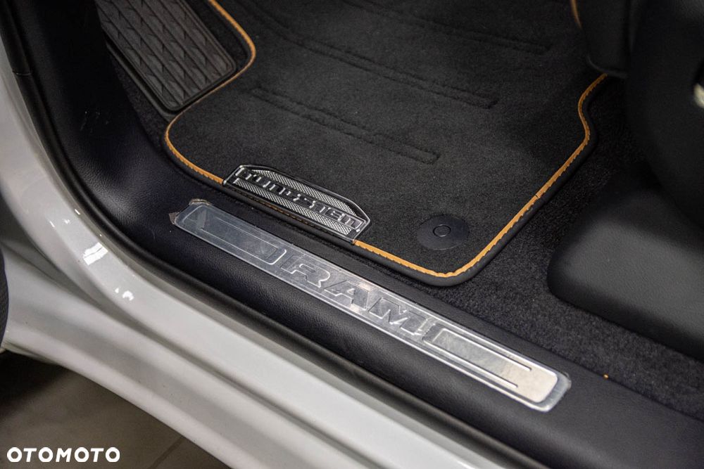 RAM 1500 Tungsten - 22