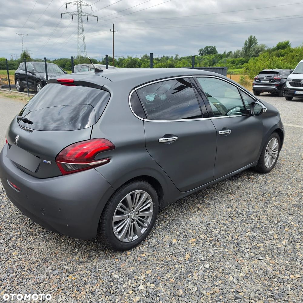 Peugeot 208 1.2 PureTech Style - 5