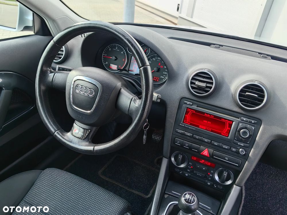 Audi A3 3-drzwiowe 2.0 TDI Ambiente - 11