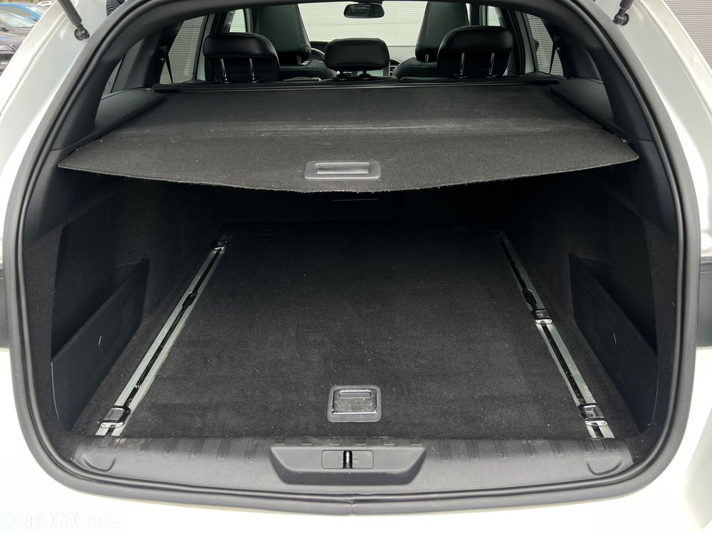 Peugeot 308 - 33