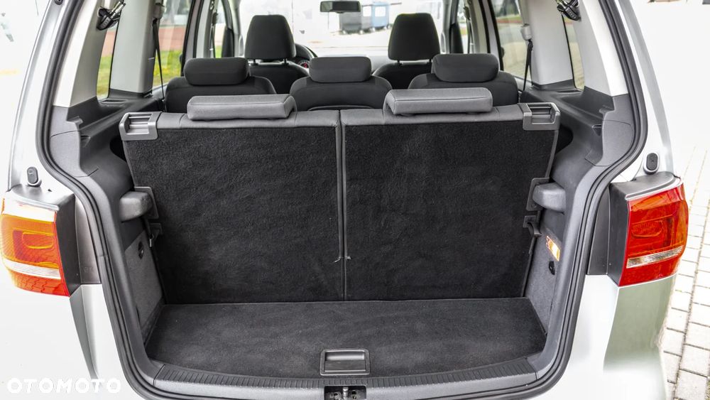 Volkswagen Touran - 21