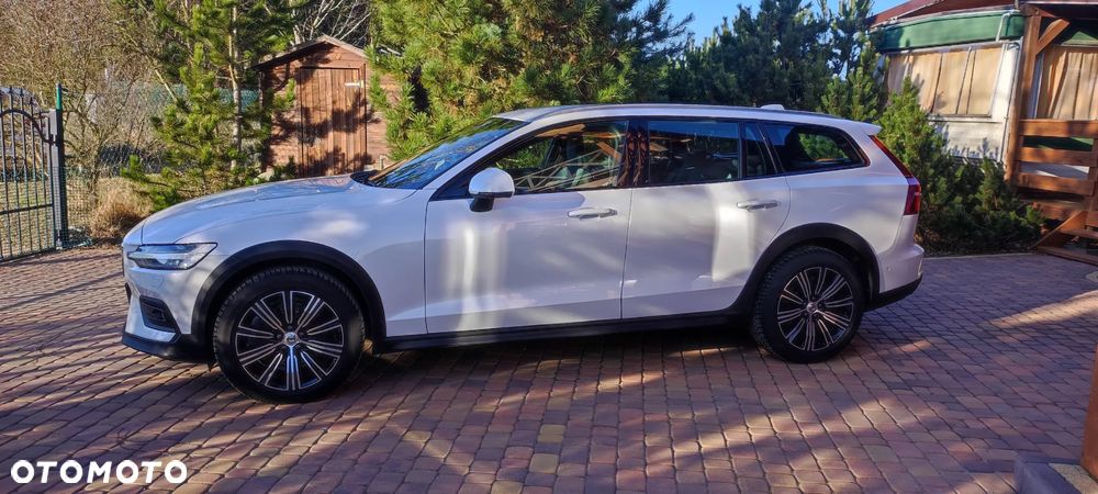 Volvo V60 Cross Country - 8