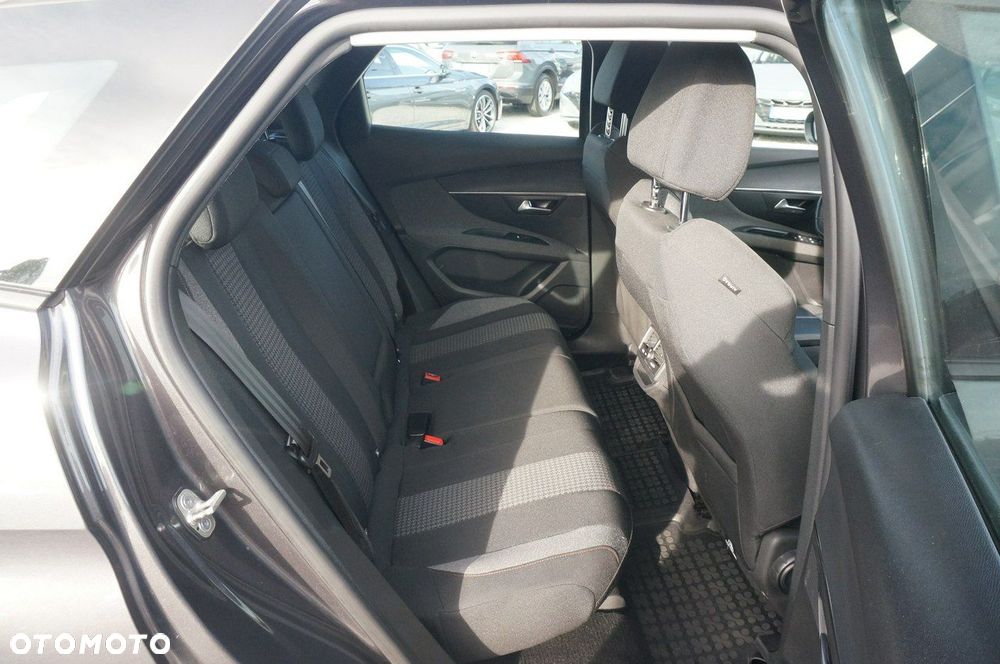 Peugeot 3008 1.2 PureTech Active Pack S&S - 31