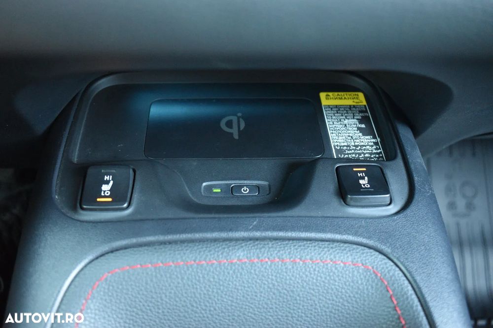 Toyota Corolla 2.0 Lounge - 19