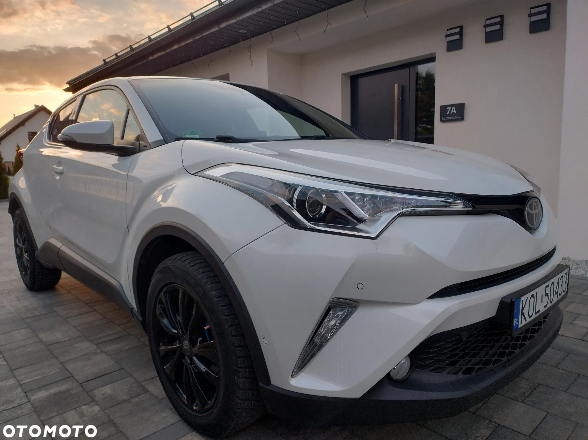Toyota C-HR 1.2 Turbo Lounge - 8