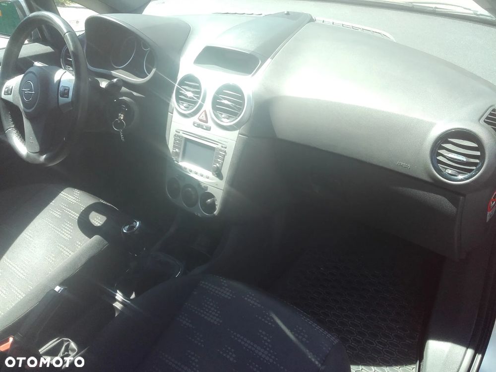 Opel Corsa - 20