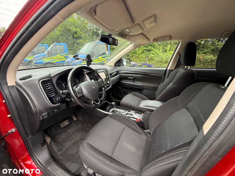Mitsubishi Outlander 2.0 Intense + Navi 4WD CVT - 13
