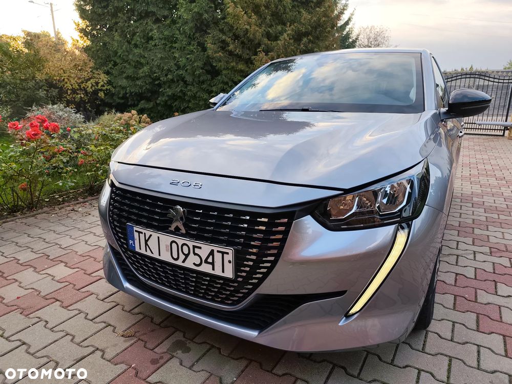 Peugeot 208 PureTech 100 EAT8 Allure - 4