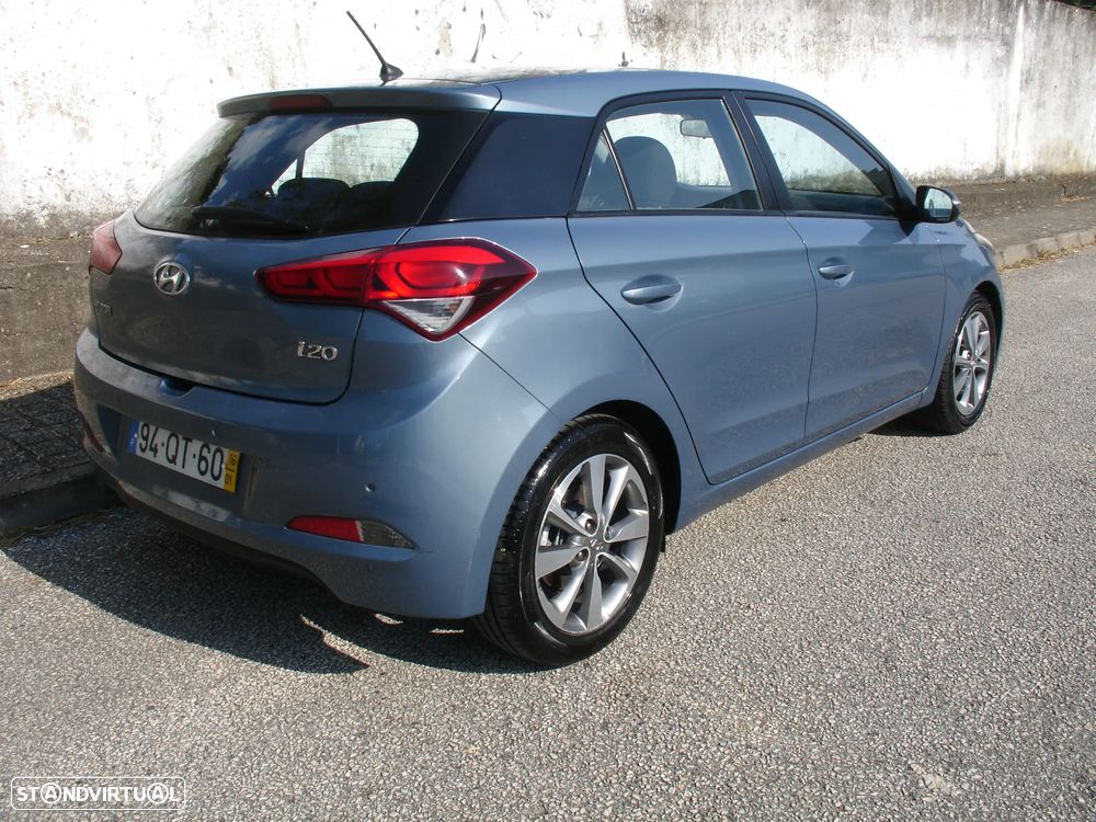 Hyundai i20 1.1 CRDi LED - 12