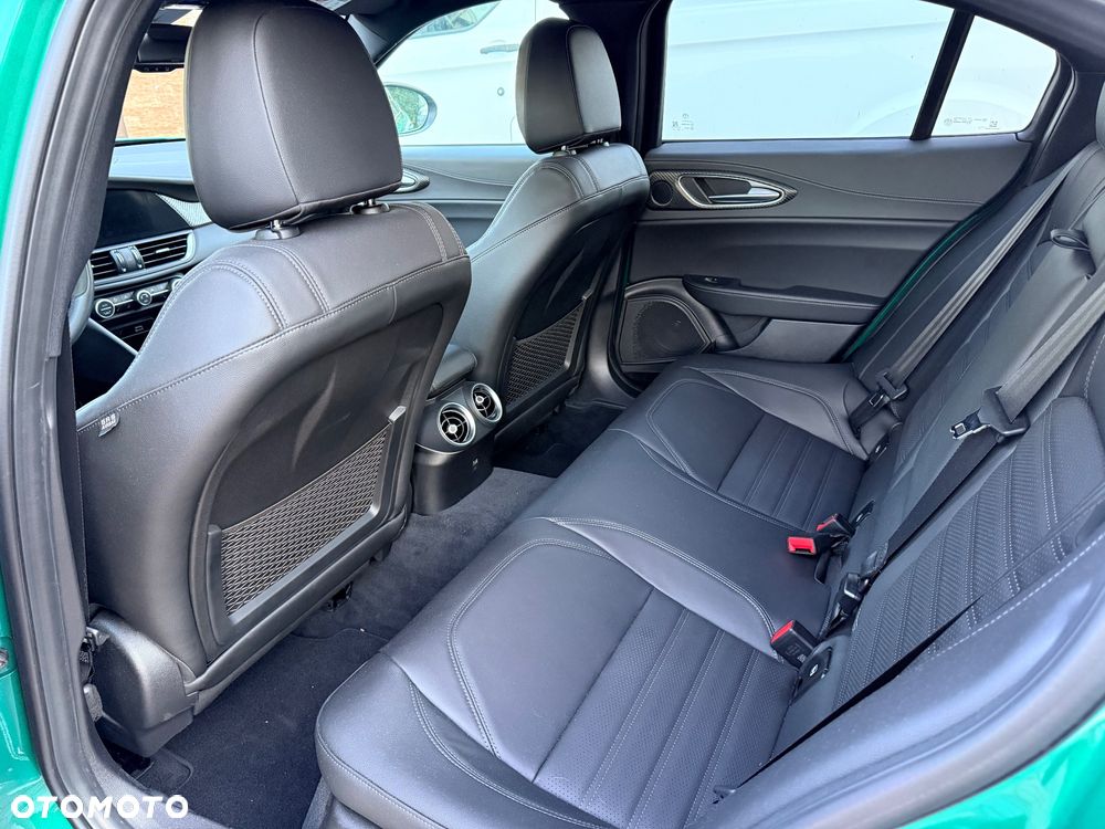 Alfa Romeo Giulia 2.9 Bi Turbo V6 Quadrifoglio - 12
