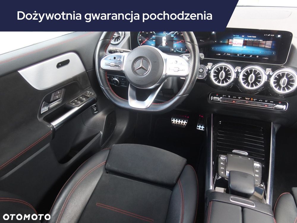 Mercedes-Benz GLA - 9