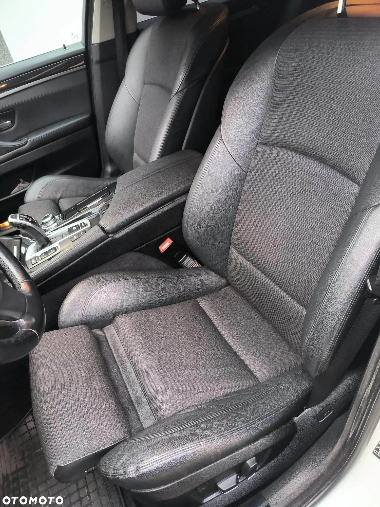 BMW Seria 5 528i xDrive - 12