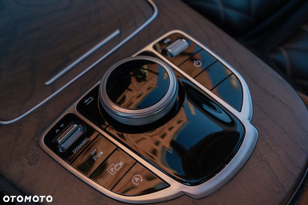 Mercedes-Benz Klasa E 220 d 4-Matic Business Edition 9G-TRONIC - 29