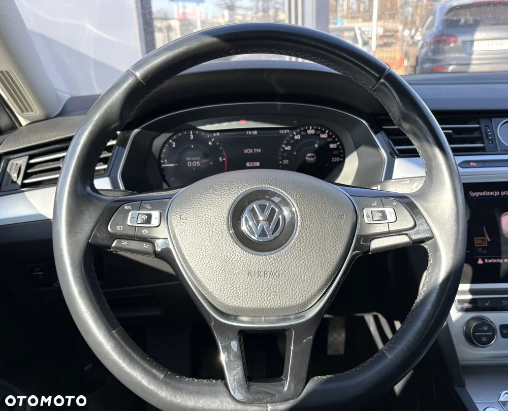 Volkswagen Passat 2.0 TDI EVO Business - 12