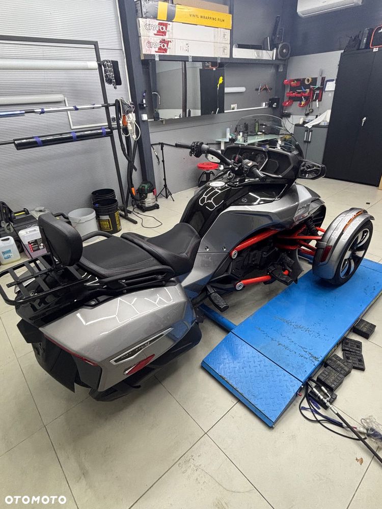 Can-Am Spyder - 22