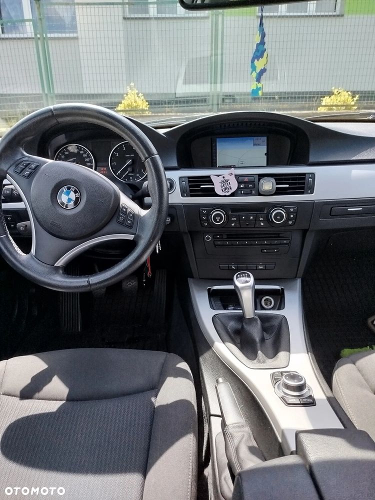 BMW Seria 3 318i - 5