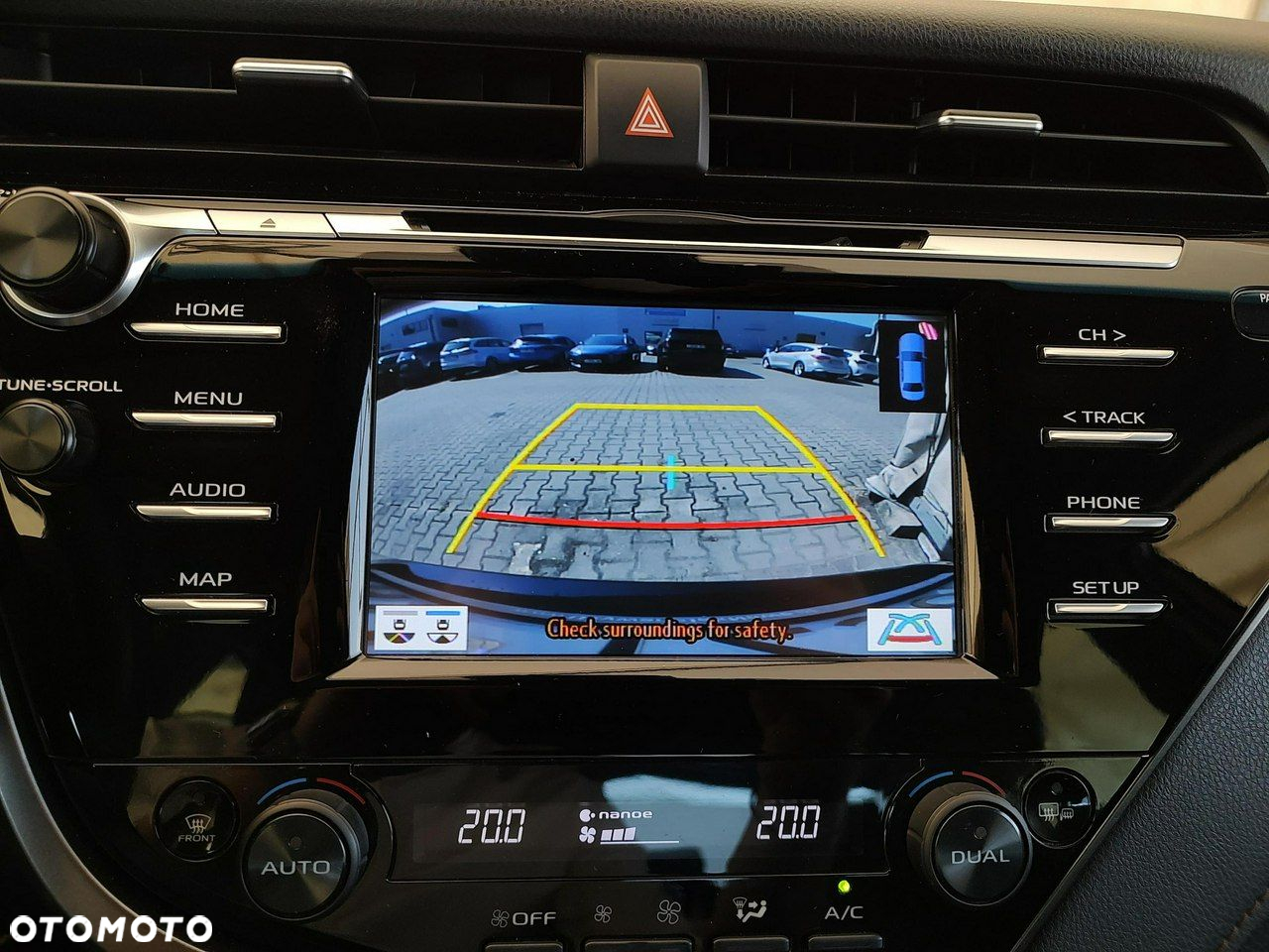 Toyota Camry - 24