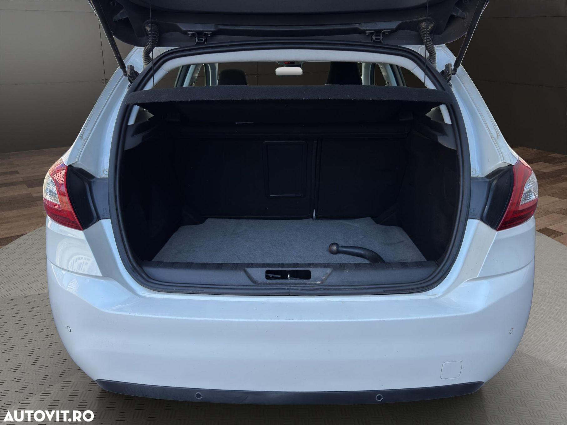 Peugeot 308 1.2 L PureTech Turbo Allure Aut. - 15