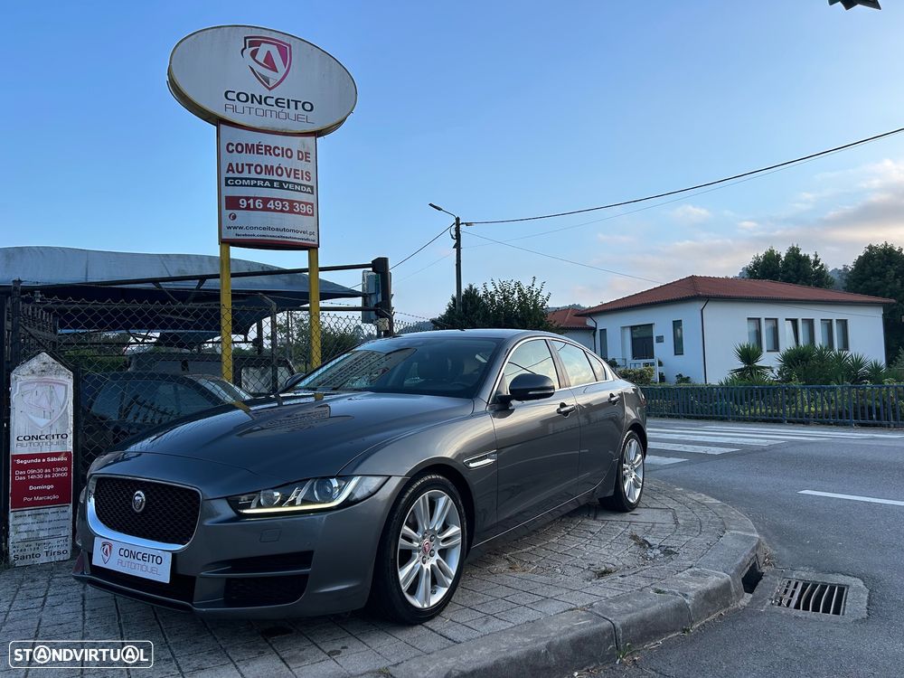 Jaguar XE 2.0 D Portfolio - 1