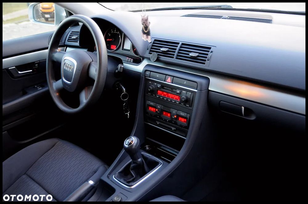 Audi A4 Limousine - 26